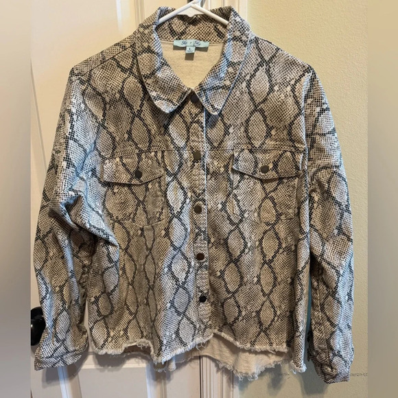 She + Sky Snakeskin Print Raw Hem Jacket Raw Hem Sz L - Picture 2 of 11